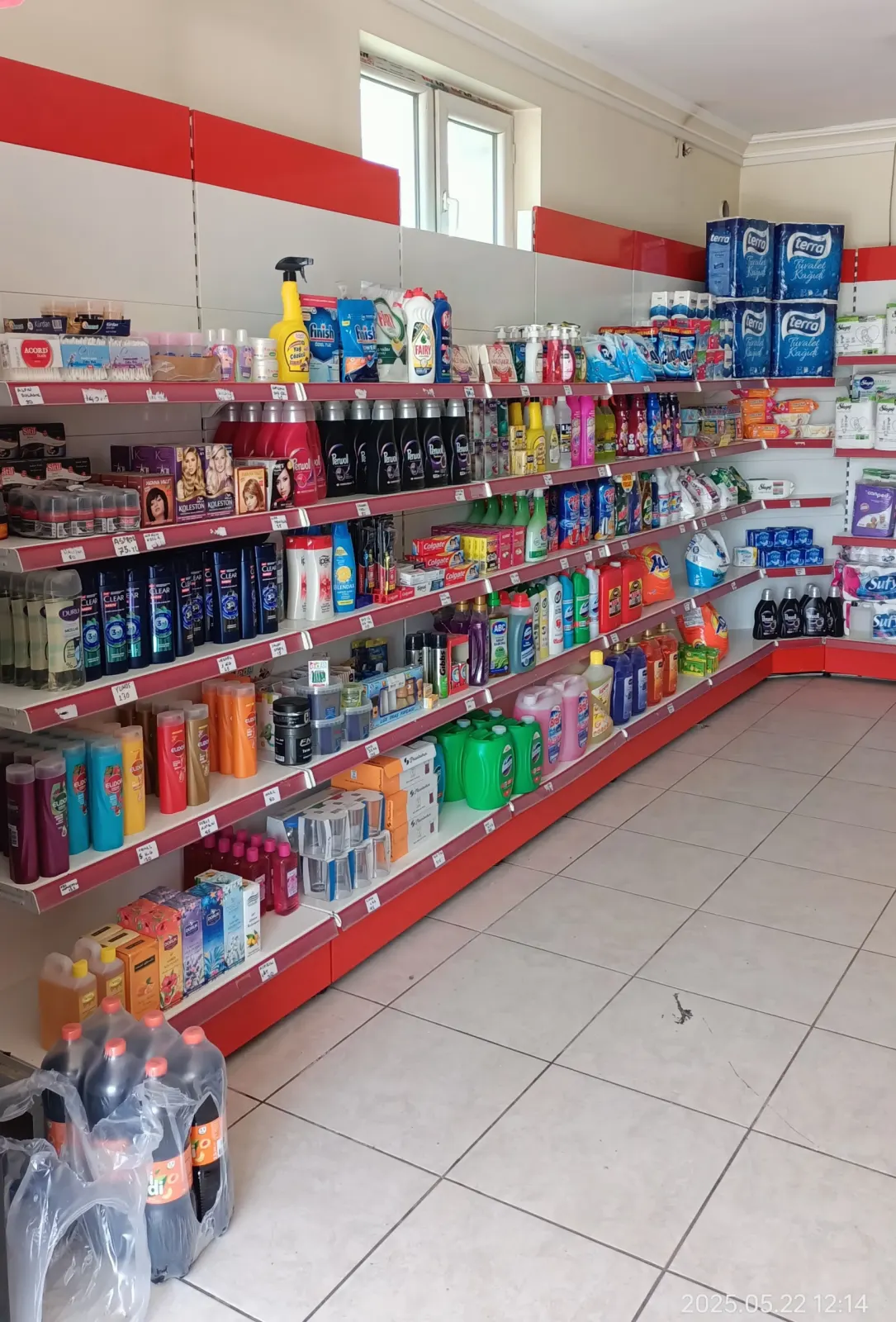 Murat Market kişisel bakım ve temizlik reyonu
